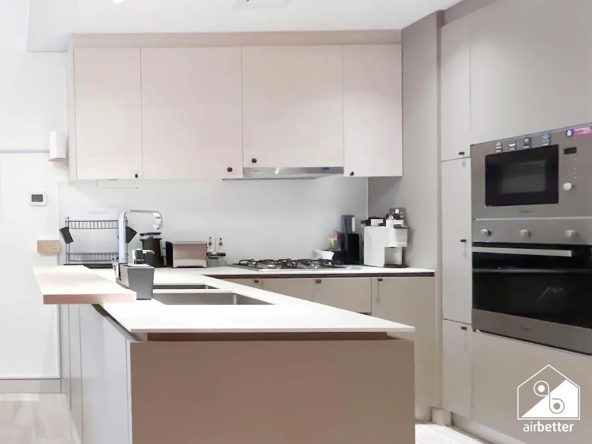 Chic Comfort At Oxford Residence Dubai Apartment